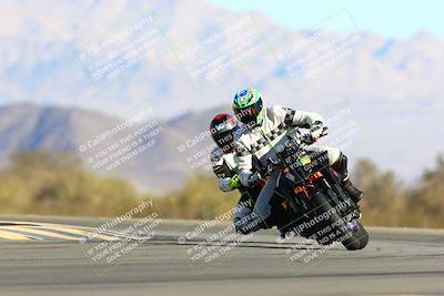 media/Jan-09-2022-SoCal Trackdays (Sun) [[2b1fec8404]]/Turn 14 (10am)/